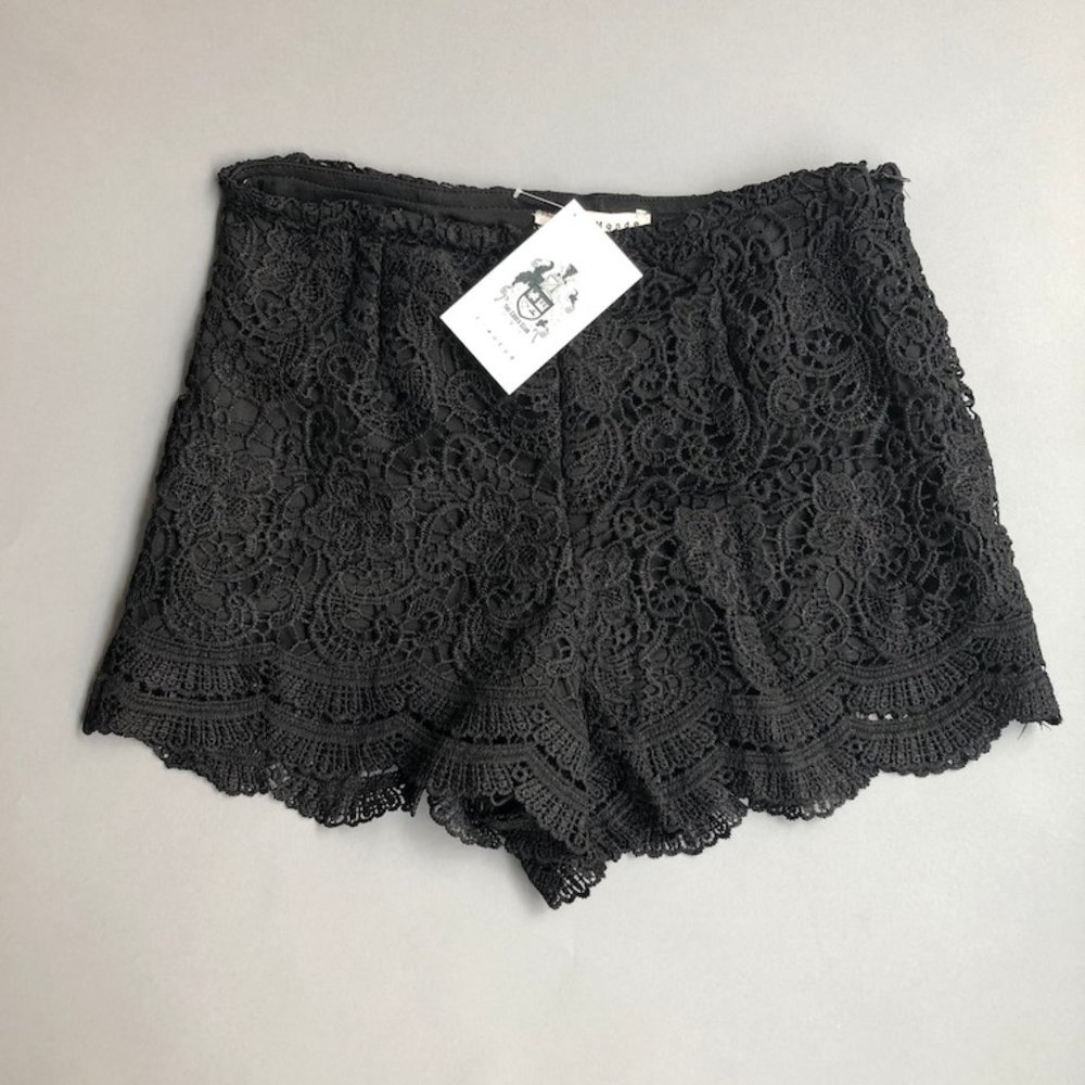 Senorita Shorts in Black